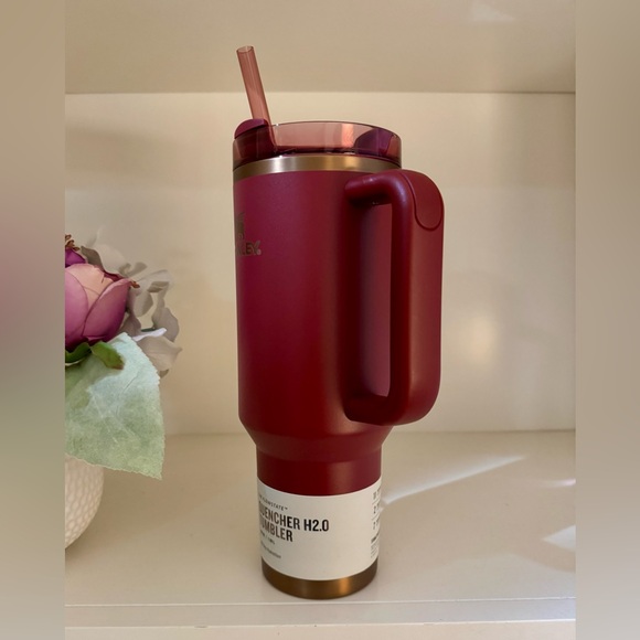 🎉LAST CHANCE🎉Stanley 40oz. Quencher H2.0 FlowState Tumbler Glided Pomegranate - Picture 3 of 9